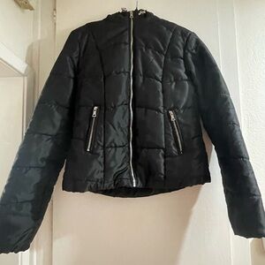 Fashion Nova black cropped puffer hooded jacket. Size L.